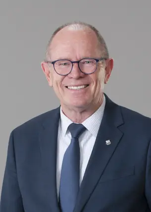 A headshot photo of Councillor Bill Hiebert