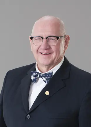 A headshot photo of Councillor Jac Siemens